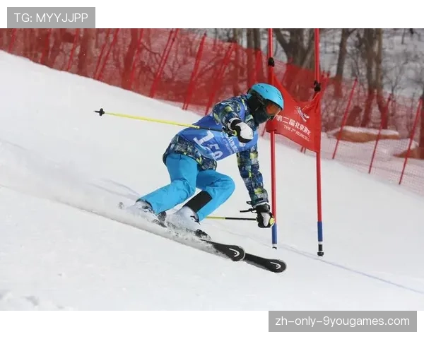 冰雪快讯：滑雪分站赛赛况与选手排名变化汇总，滑雪公开赛