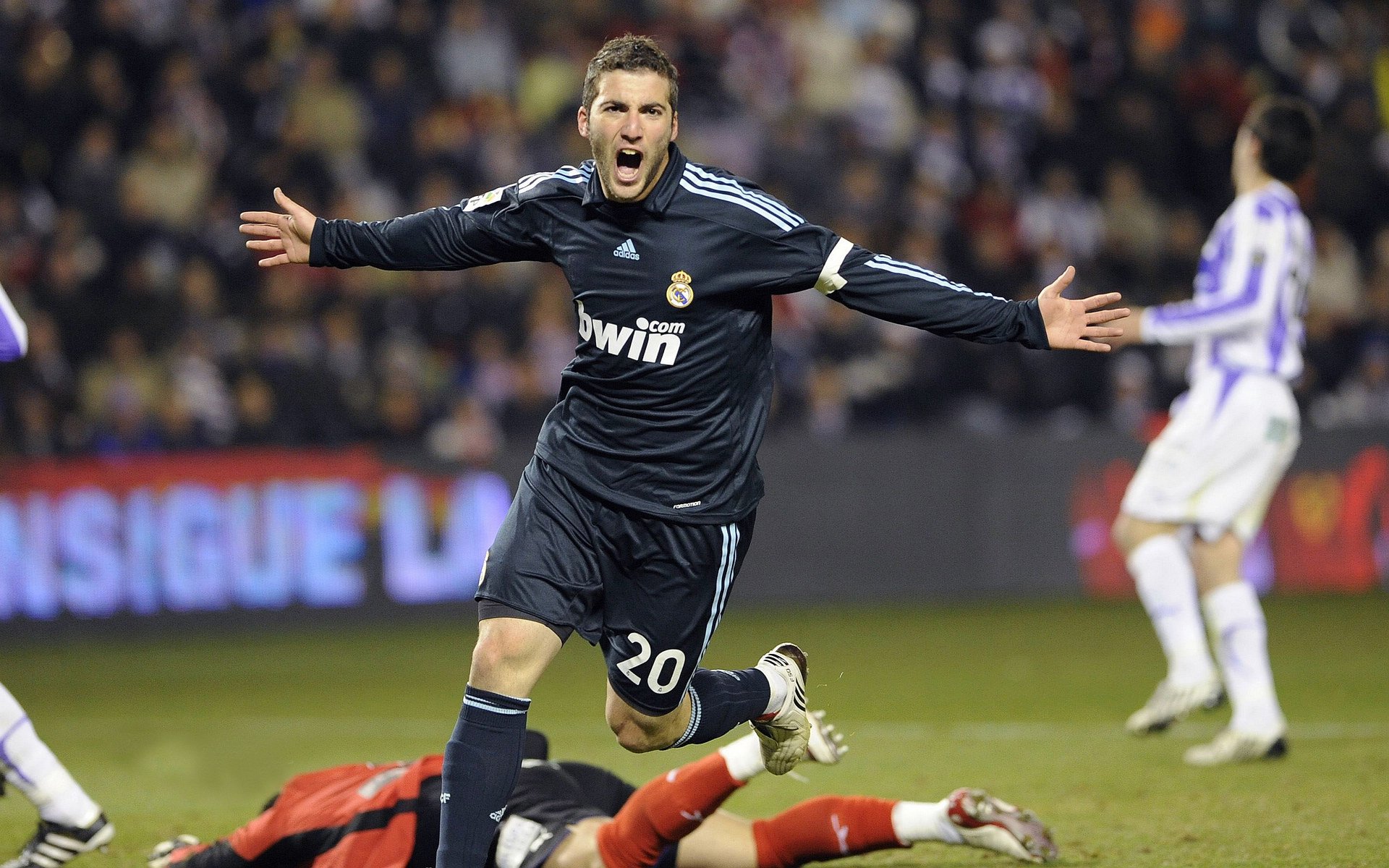 USM Alger 半决赛大胜 NA Hussein Dey 确保决赛席位,ncaa半决赛2021